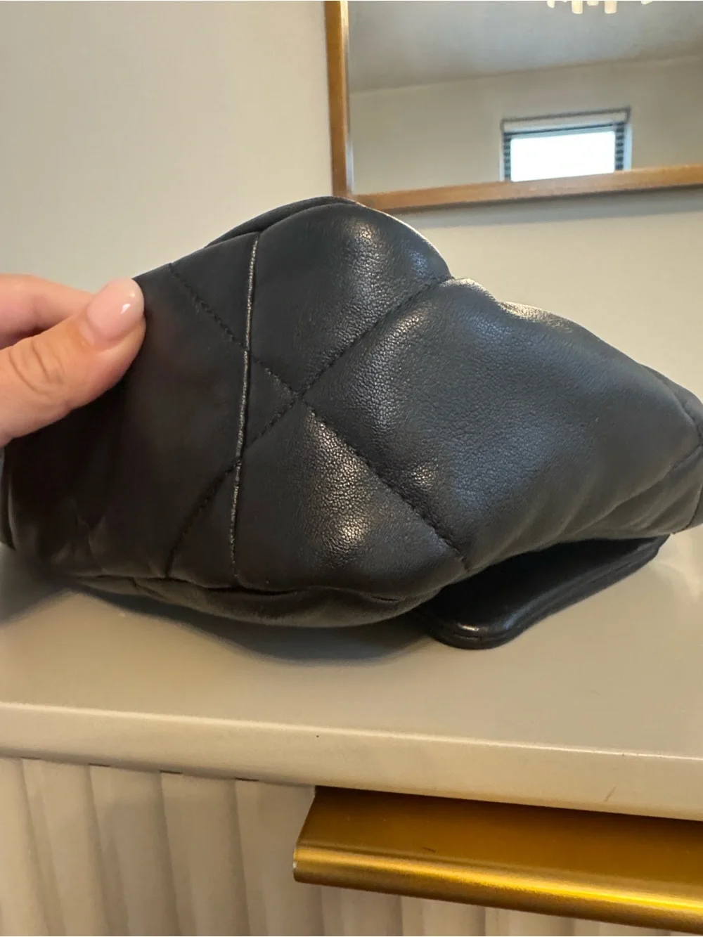 CHANEL 19 Flap Bag / black
